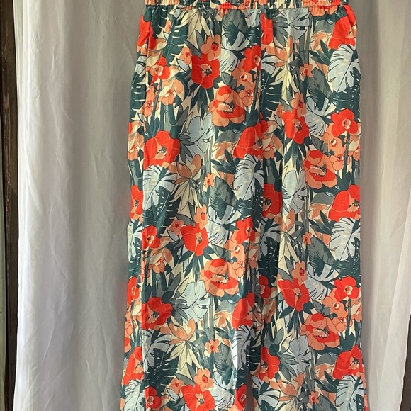 100% linen ankle grazing tropical pant - Picture 3 of 4